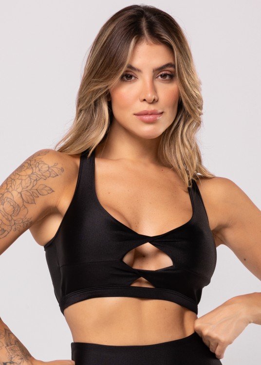 Top Fitness All Black Com Decote Torcido