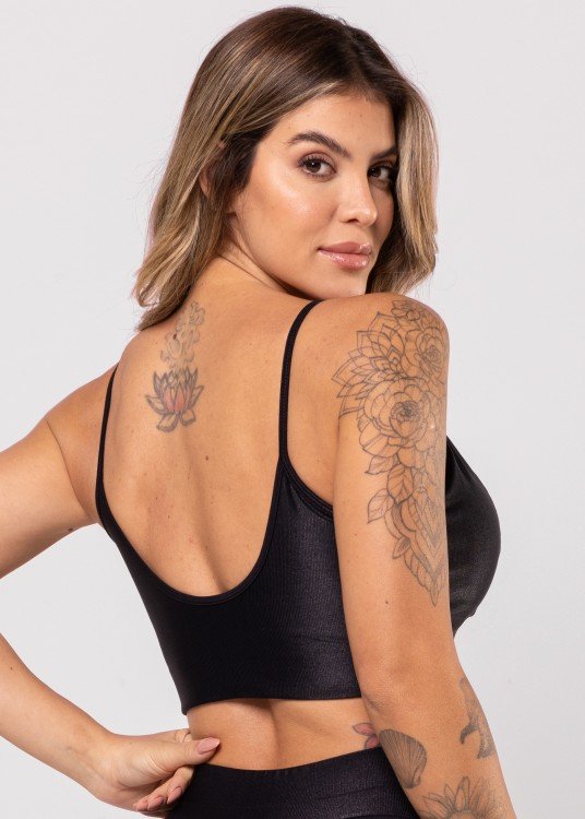 Top Fitness All Black Com Decote em Suplex de Poliamida
