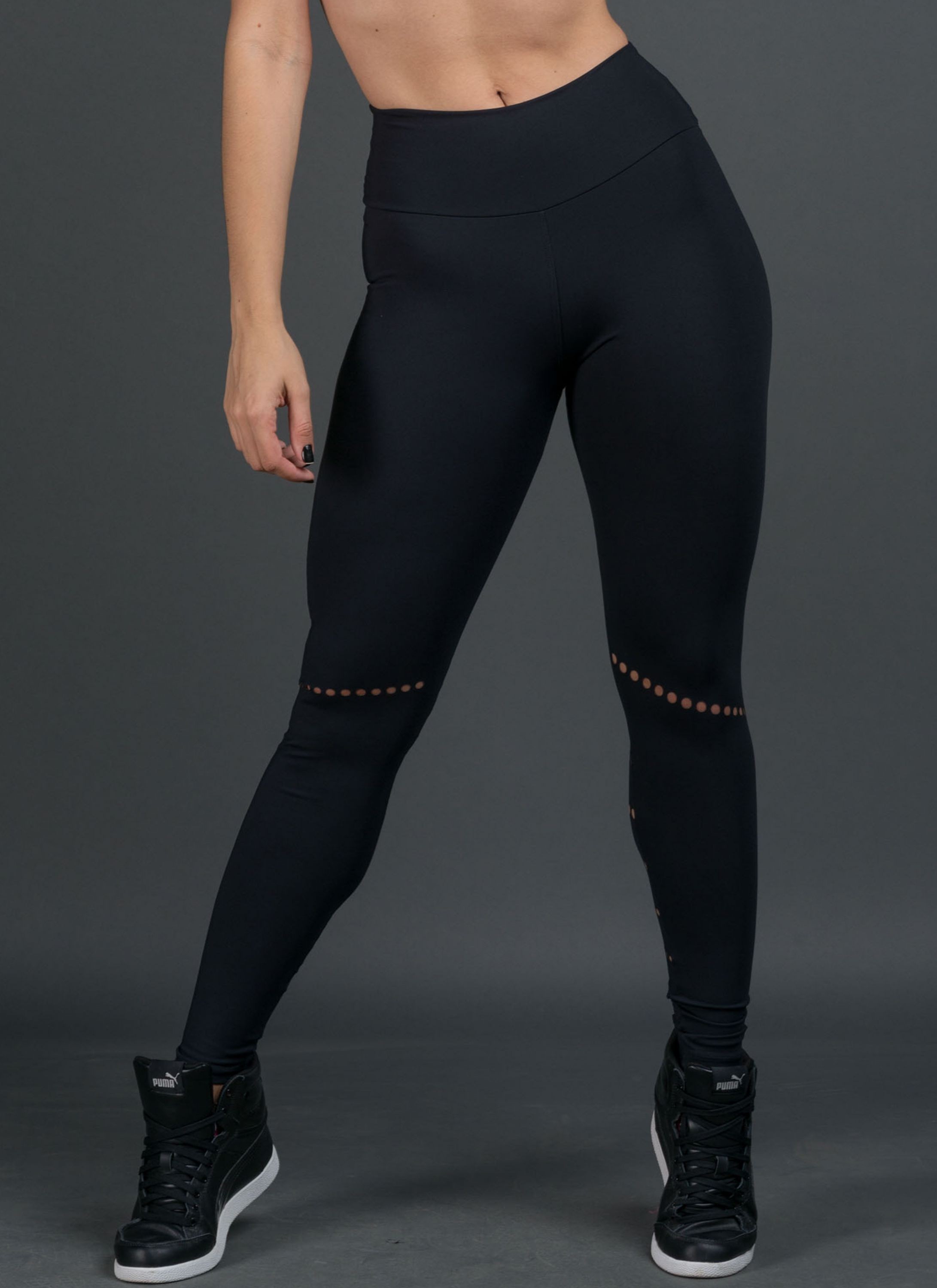 Calça legging com cortes