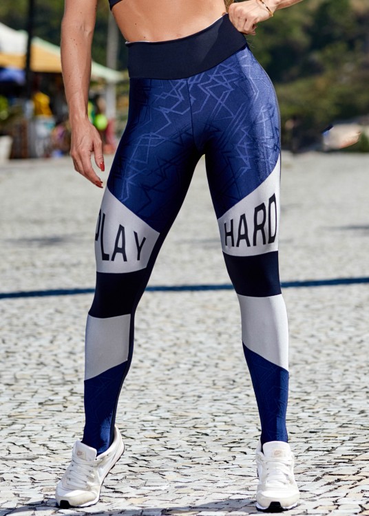 Legging Fitness Play Hard em Textura Marinho com Recorte Prata e Preto